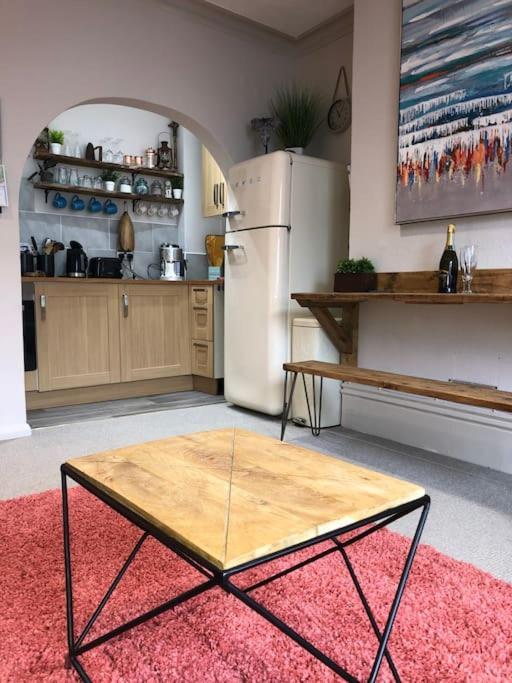 Charming, Bright, Hilltop Apartment. Хейстингс Екстериор снимка